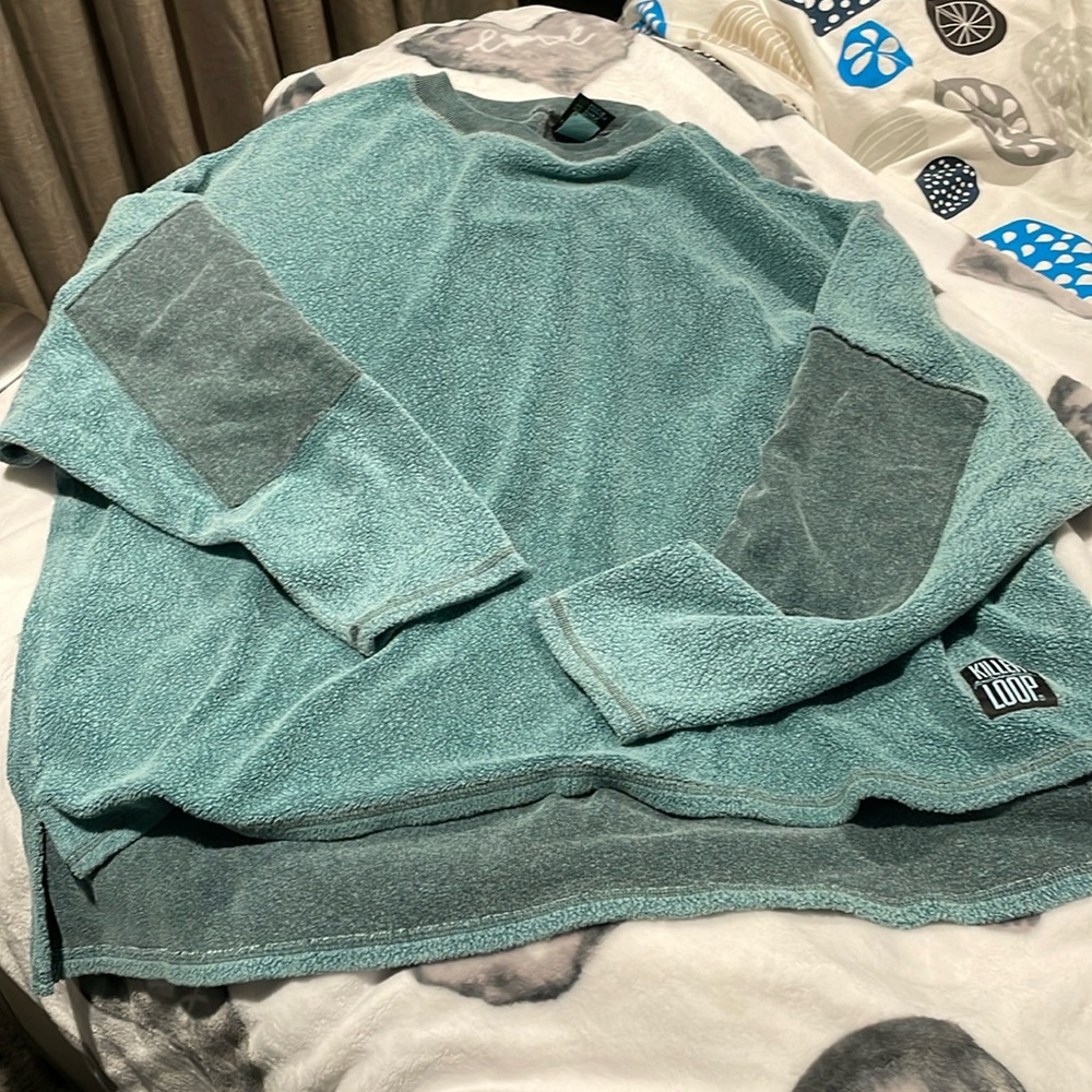 Super cozy over sized L green terry like material